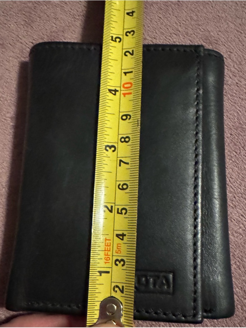 Dakota Black Leather Trifold Wallet - Picture 14 of 15
